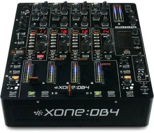 Allen & Heath XONE:DB4 Mixer DJing