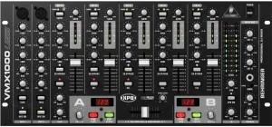 Behringer VMX1000USB Mixer DJing