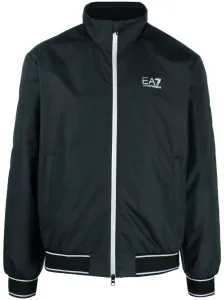 Una giacca EA7