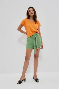 Simple shorts with tie