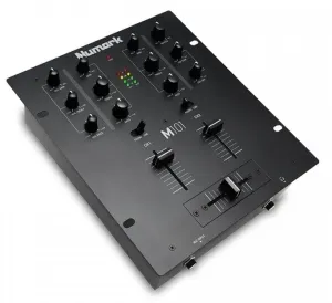 Numark M101 BK Mixer DJing