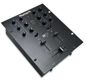 Numark M101-USB Mixer DJing
