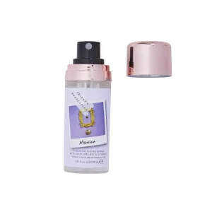 Revolution Spray fissante lenitivo per make-up X Friends Monica Mini (Calming Fixing Spray) 30 ml