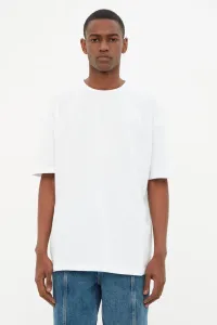 Trendyol White Men's Basic 100% Cotton Relaxed/Comfortable cut, Crew Neck Short Sleeved T-Shirt